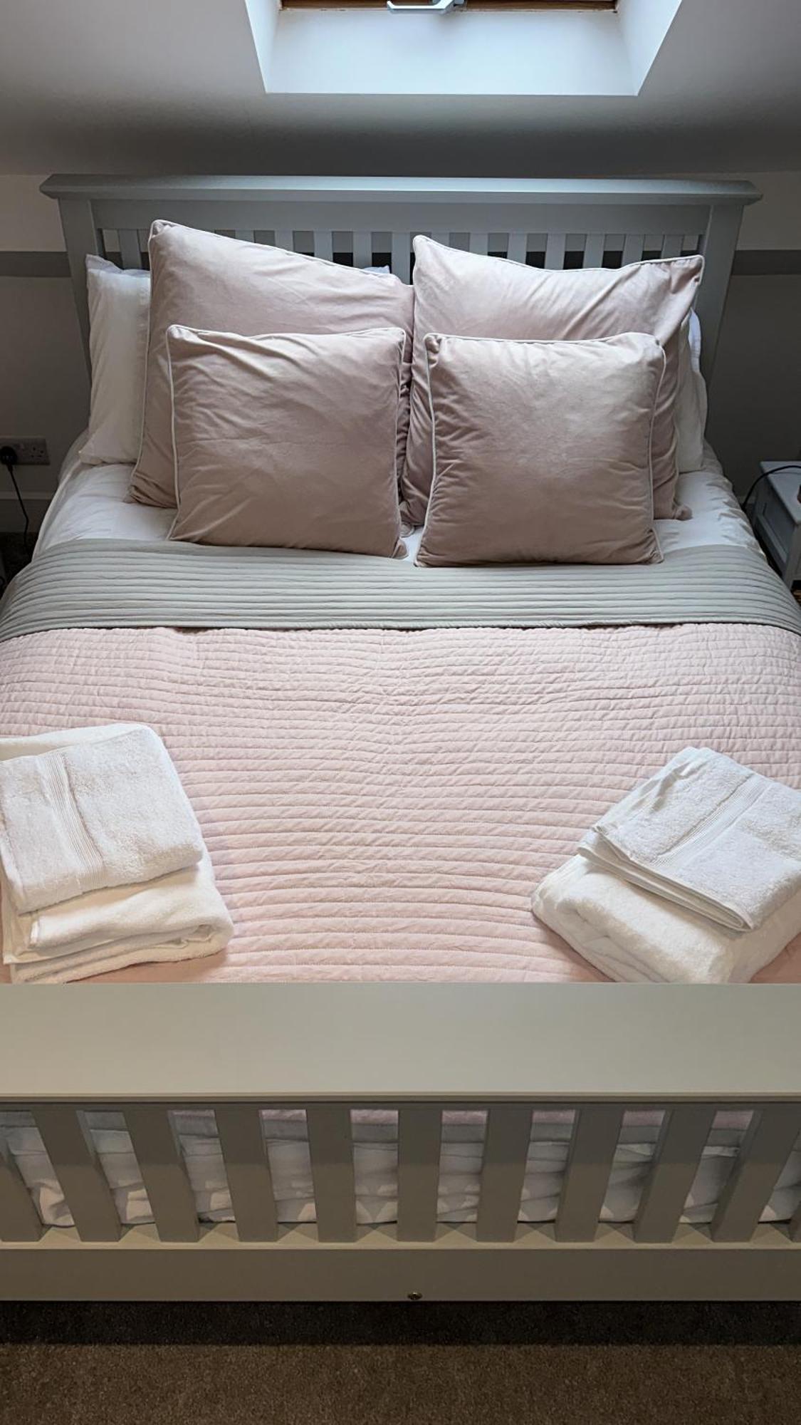 Modern Harrogate House Sleeps 10, Cinema Room & Hot Tub ภายนอก รูปภาพ
